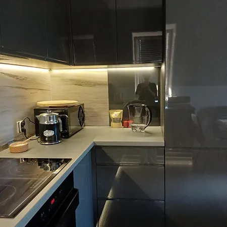 Sunny Two-room *